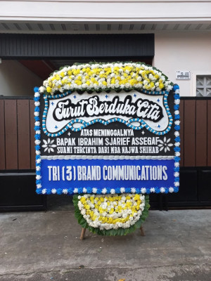 Papan Bunga Duka di Bandara